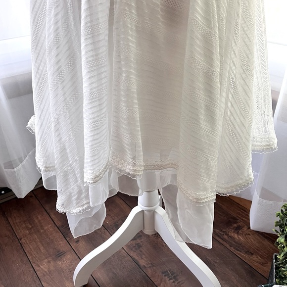 Three Floor After Party Dress Short Sleeve Off White Size 8 NWT - Picture 16 of 16